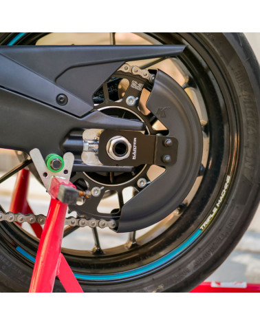 CFMOTO 675SR-R à partir de 2024 - Carter de chaine NOIR