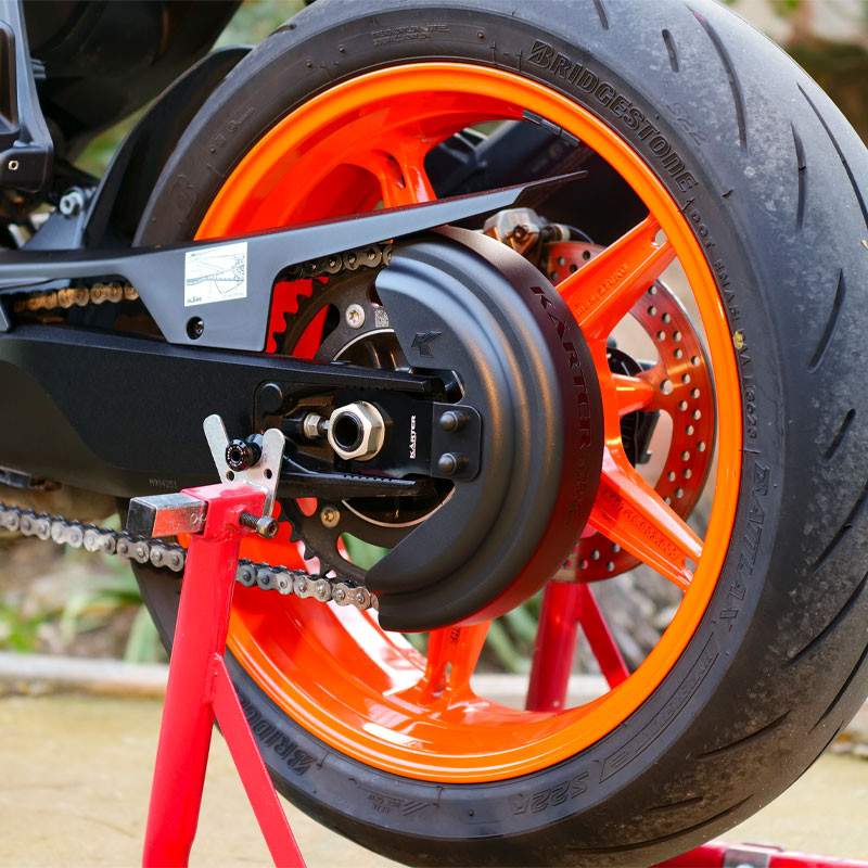 KTM 990 DUKE R à partir de 2025 - Carter de chaine NOIR