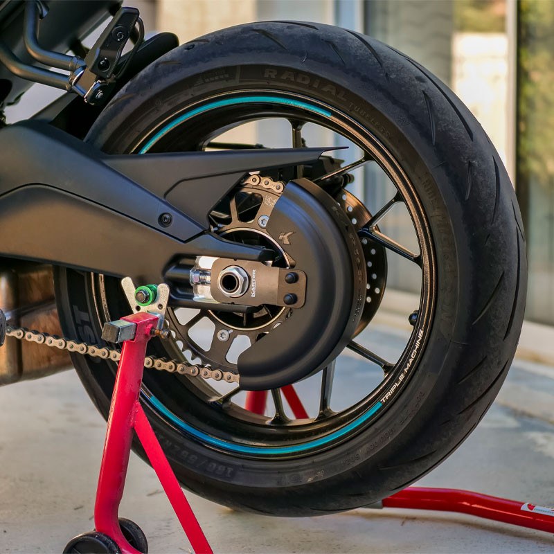 CFMOTO 675SR-R à partir de 2024 - Carter de chaine NOIR